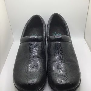 Yuu Bethanee Professional Clog